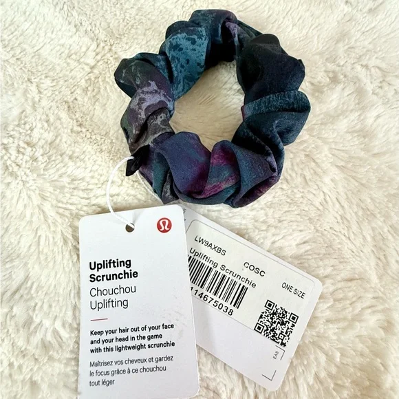 Lululemon Uplifting Scrunchie Set of 2 in Cosmic Blue and Arctic Plum (NWT) - Picture 6 of 9